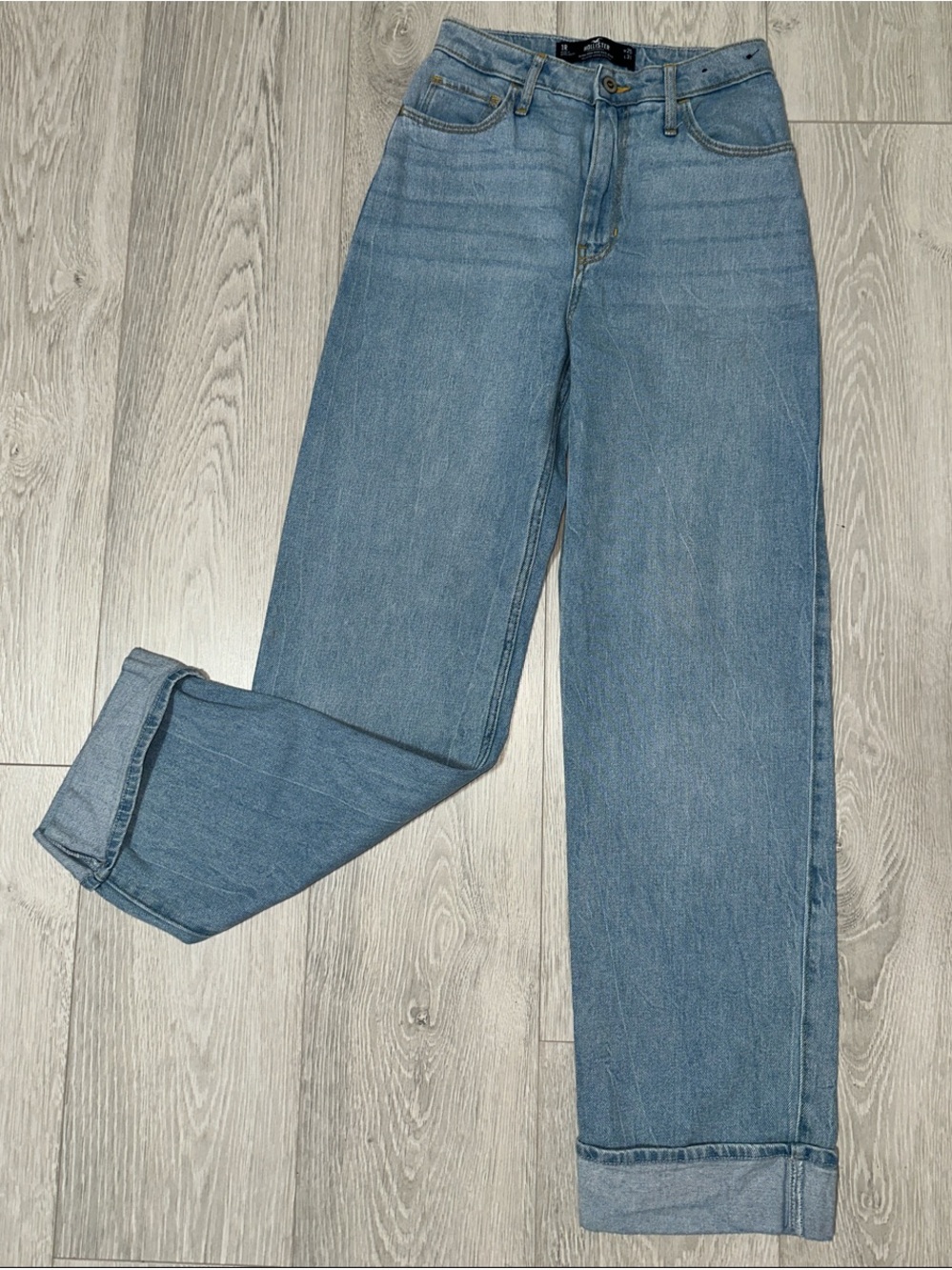 Accepting $25 offer)Ultra High Rise Dad Jean Hollister Straight Leg in Light